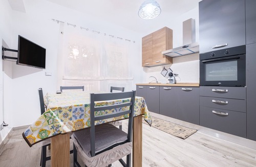 Province of Messina Apartment | Holiday Apartment "Damilhouse 3" with Balcony and Wi-Fi
