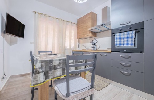 Province of Messina Apartment | Holiday Apartment "Damilhouse 3" with Balcony & Wi-Fi
