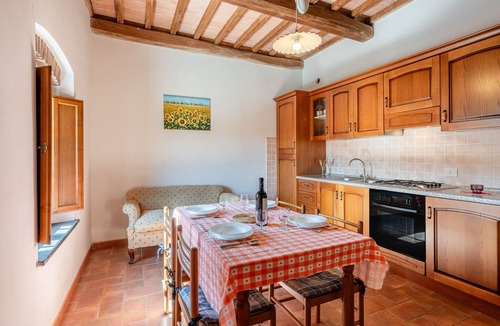 Lamporecchio Other | Holiday Apartment "Le Rondini" with Shared Pool, Shared Garden & Wi-Fi