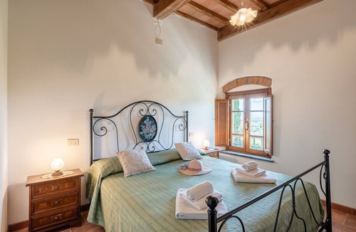 Lamporecchio Other | Holiday Apartment "Le Rondini" with Shared Pool, Shared Garden & Wi-Fi