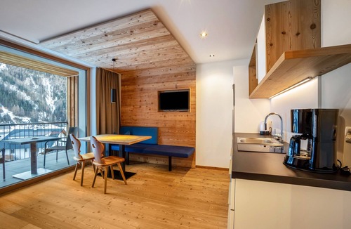 Valle Aurina Apartment | Holiday Apartment 'Stoana 3-3' with Relaxing Wellness Area