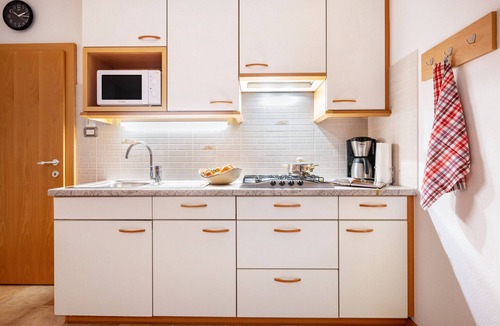 Cadipietra Apartment | Holiday Apartment "Niederkoflhof Klausberg" with Mountain View, Balcony & Wi-Fi