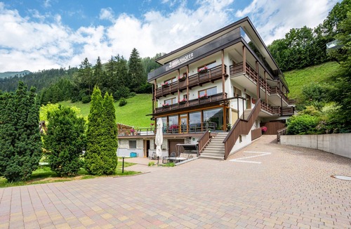 Cadipietra Apartment | Holiday flat 'Zimmerhofer Kristall' with wellness facilities at Hotel Schwarzenstein.