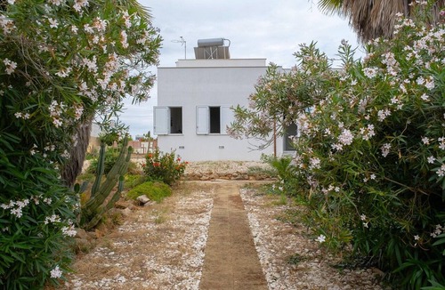 Mazara del Vallo House | Holiday Home in tMazara del Vallo
