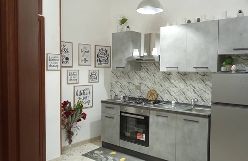 Ficarazzi House | Holiday Home 'Al Castello' with Private Terrace, Wi-Fi and Air Conditioning
