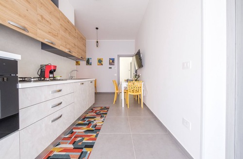 Fondachello House | Holiday Home 'Alba's Home - Van Gogh' with Balcony, Wi-Fi and Air Conditioning