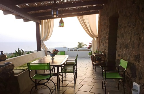 Madonna delle Grazie House | Holiday Home 'Antico Dammuso' with Private Terrace and Private Garden