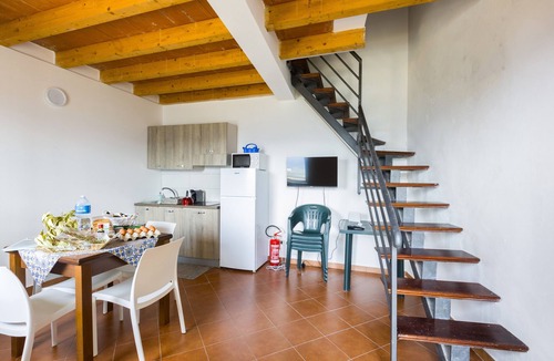 Motta d'Affermo House | Holiday Home 'Apollo' with Sea View and Wi-Fi