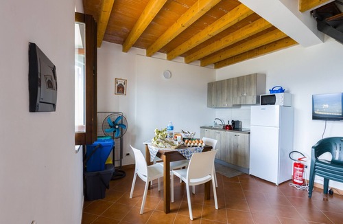 Motta d'Affermo House | Holiday Home 'Apollo' with Sea View and Wi-Fi