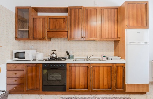 Paparella House | Holiday Home 'Ardesia Vacanze - Valderice' with Private Garden, Wi-Fi and Air Conditioning