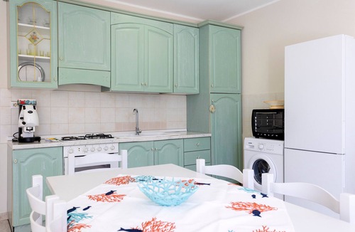 Menfi House | Holiday Home 'Bandiera Blu' near the Beach with A/C, Terrace & Garden