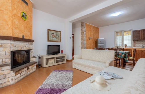 Monreale House | Holiday Home "Casa Splendida" with Mountain View, Terraces & Wi-Fi