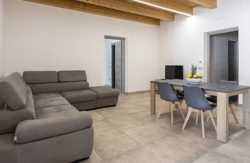 Digerbato House | Holiday Home 'Home Paradise' with Private Terrace, Wi-Fi and Air Conditioning
