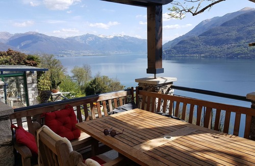 Nizzolino House | Holiday home in Cannobio, overlooking the "Lago Maggiore" annex garden and swimming pool