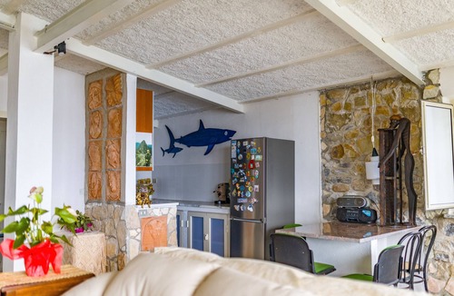 Caronia House | Holiday Home 'Casa Eolo' with Sea View, Wi-Fi and Air Conditioning
