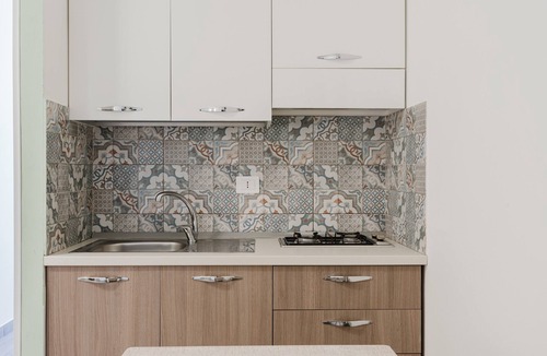 Mazara del Vallo Apartment | Holiday Home 'La Perla Di Mare - Gemma' with Shared Pool, Wi-Fi and Air Conditioning