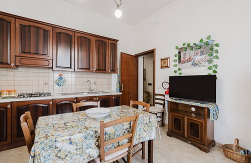 Marsala House | Holiday Home 'La Piazzetta' with Wi-Fi and Air Conditioning