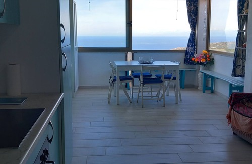 Paduledda Apartment | Holiday Home Lucente