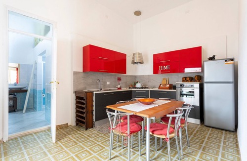 Mazara del Vallo House | Holiday Home 'Obelix Kasbah' with Balcony and Air Conditioning