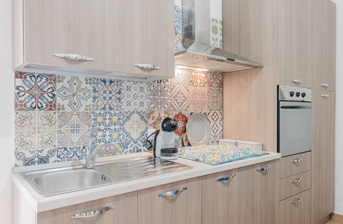 Marsala Apartment | Holiday Home 'Petros' with Shared Terrace, Wi-Fi and Air Conditioning