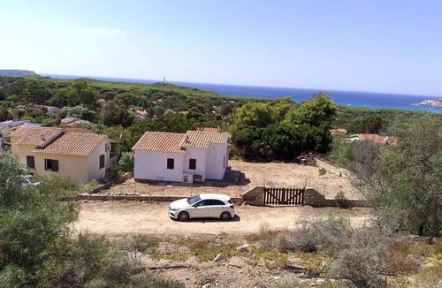 Rena Majore House | Holiday Home 'Villetta Aurora Rena Majore' with Sea View and Private Garden