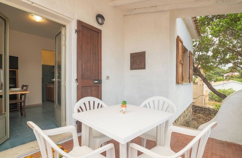 Rena Majore House | Holiday Home 'Villetta Aurora Rena Majore' with Sea View and Private Garden