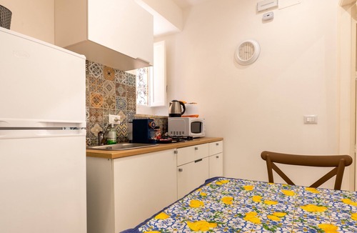Termini Imerese Apartment | Holiday House Annunziata 2 Apartment with Balcony, Wi-Fi and Air Conditioning