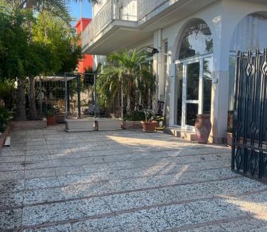 Carini Apartment | Holiday & House - Imparato Carini Costa Verde - Appartamento con ampio balcone vista mare - porzione di Villa Residenziale a pochi passi dal mare
