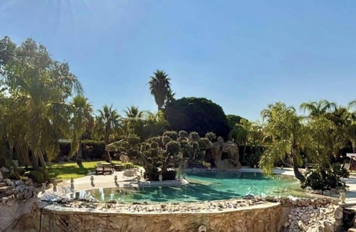 Partinico Apartment | Holiday in paradise: Apartment in villa with pool pond and jacuzzi