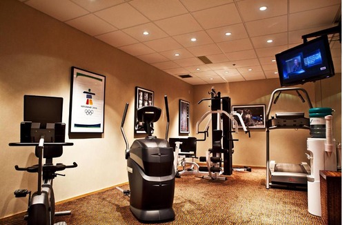 Willoughby Hotel | Holiday Inn Express & Suites Langley by IHG