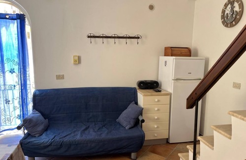 Castellammare del Golfo House | Holiday house 'Marcantonio' with private parking space