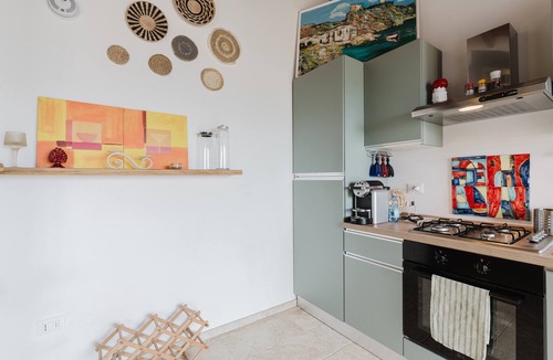 Castellammare del Golfo House | Holiday Home 'Casa Mauro E Robi Attico Faraglioni' with Private Terrace, Wi-Fi and Air Conditioning