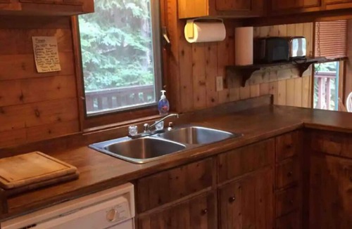 Apex Mountain Cabin | Holy Smoke Cabin @ Apex, ski in/out 5 Bed Rm w Hot Tub