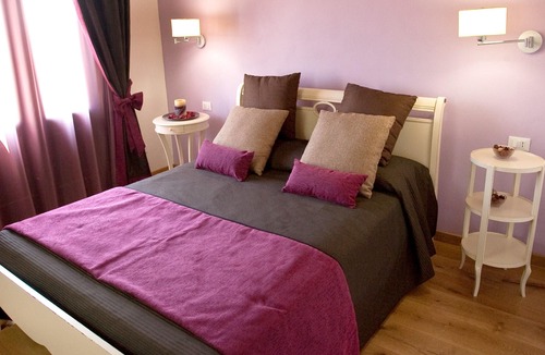 Partinico Apartment | Homerez - Apartement 6 km away from the beach for 8 ppl. with shared pool