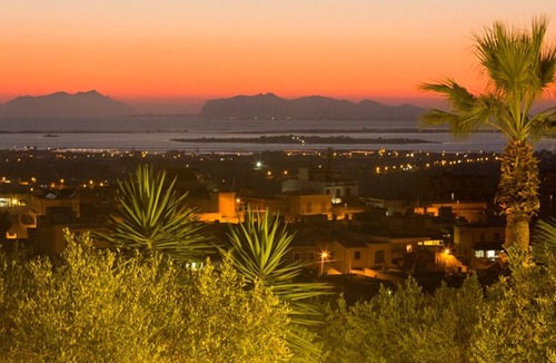 Marsala Apartment | Homerez - Appartement 5 km away from the beach for 10 ppl. with shared pool
