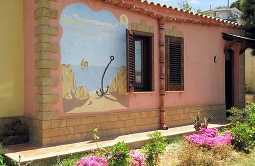 Balestrate Villa | Homerez - Charming Villa in Balestrate with Garden