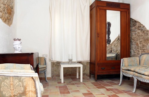 Niscemi House | Homerez - Spacious house for 4 ppl. with sea view, garden and terrace at Niscemi