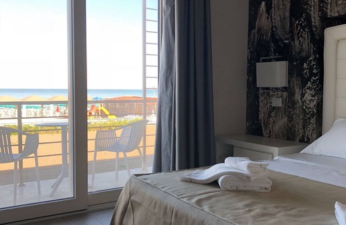 Marina di Castagneto Carducci Hotel | Hotel Boutique Carolina