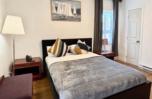 Plateau Mont Royal Hotel | Hotel La Residence du Voyageur