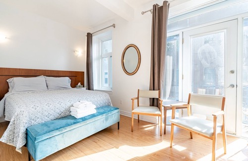 Gay Village Hotel | Hotel le Coach