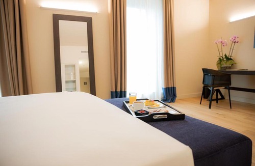 Ruggero Settimo Hotel | Hotel Politeama