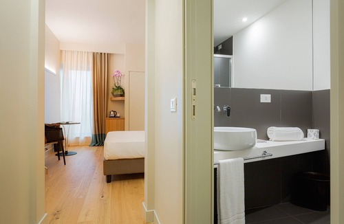 Ruggero Settimo Hotel | Hotel Politeama