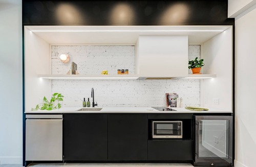 Plateau Mont Royal Apartment | Hotel-stye 5-Bed, 5-Bath, Multiple Kitchens, High-End Finishings