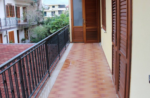 Capo d'Orlando Apartment | House holiday center of Capo d'Orlando sleeps 6 - 50 meters from the sea