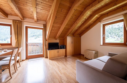 Anterselva Apartment | House Landheim Apart. Mountain view with separate bedroom and waterfall view!
