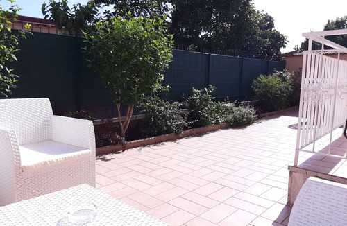 Torre Angela Apartment | House+Patio well connected to center. Metro and lots of facilities 5-minute walk