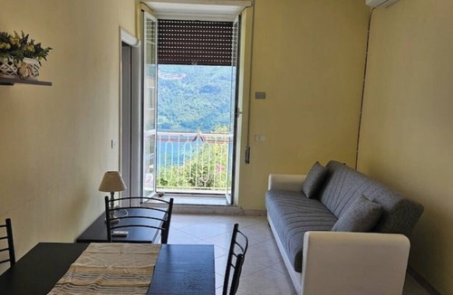 Genzano di Roma Apartment | House with a view of Lake Nemi