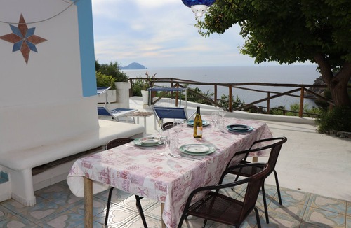 Le Forna House | houseVictoria BOUTIQUE terrace, swimming pool,panorama