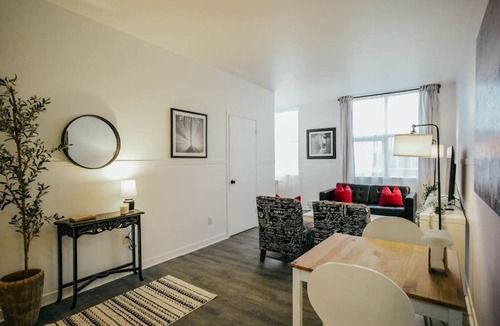 Hochelaga Apartment | HRésidences: Modern Montreal Apt on Ontario Street