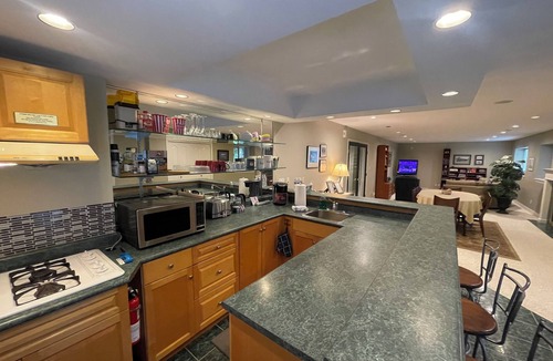 Guildford Apartment | HUGE & QUIET Spacious 1100sq ft, 2BR Suite in Fraser Heights